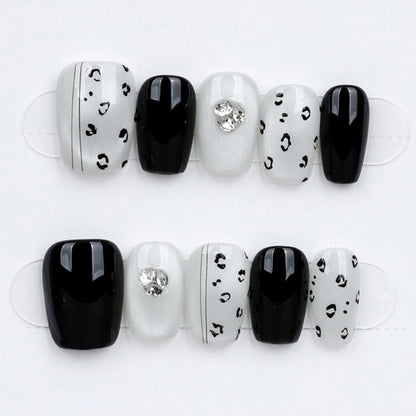 Monochrome Leopard Glam