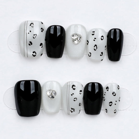 Monochrome Leopard Glam