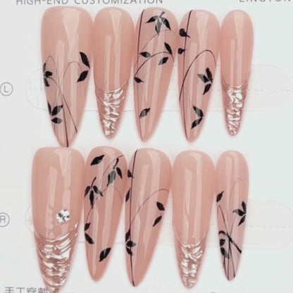 Blush Noir Vine